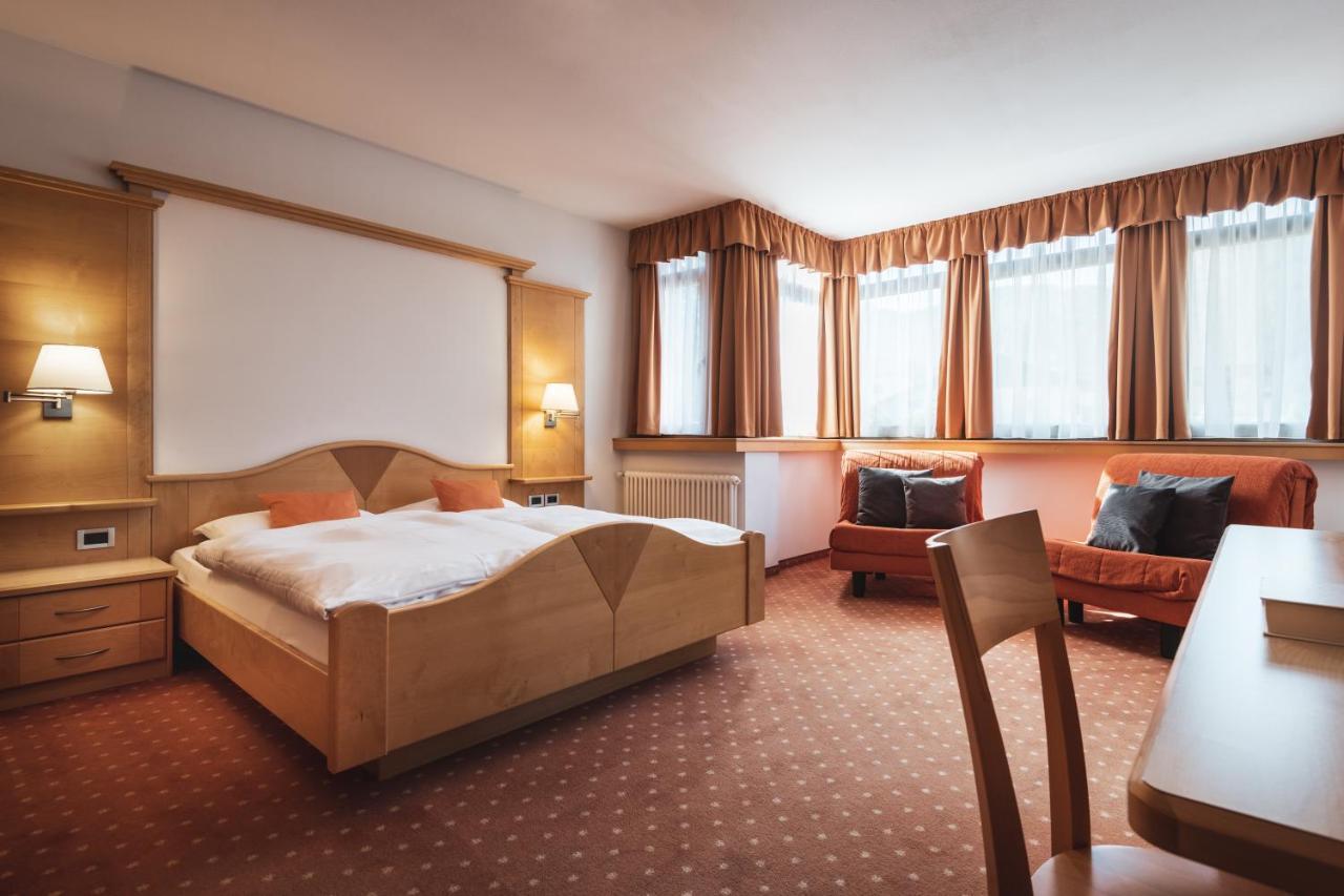 Berghotel Majarei Сан-Виджилио-ди-Мареббе Экстерьер фото